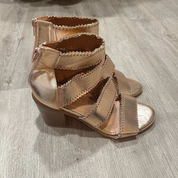 Yoki Metalic Gold Chunky Sandal Heels Women's Size 9 - Picture 4 of 8